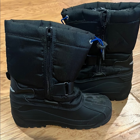 Kids Dream Pairs Black Snow Boots - Picture 2 of 5